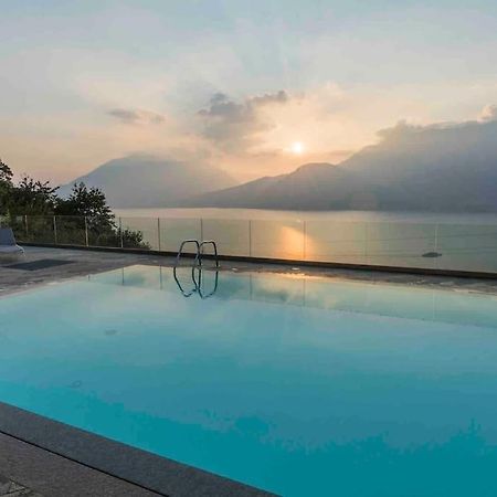 Poolside Apartment Cristina Bellano Ngoại thất bức ảnh