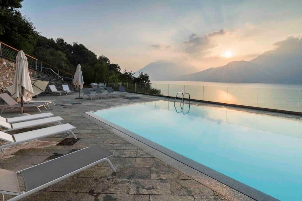 Poolside Apartment Cristina Bellano Ngoại thất bức ảnh