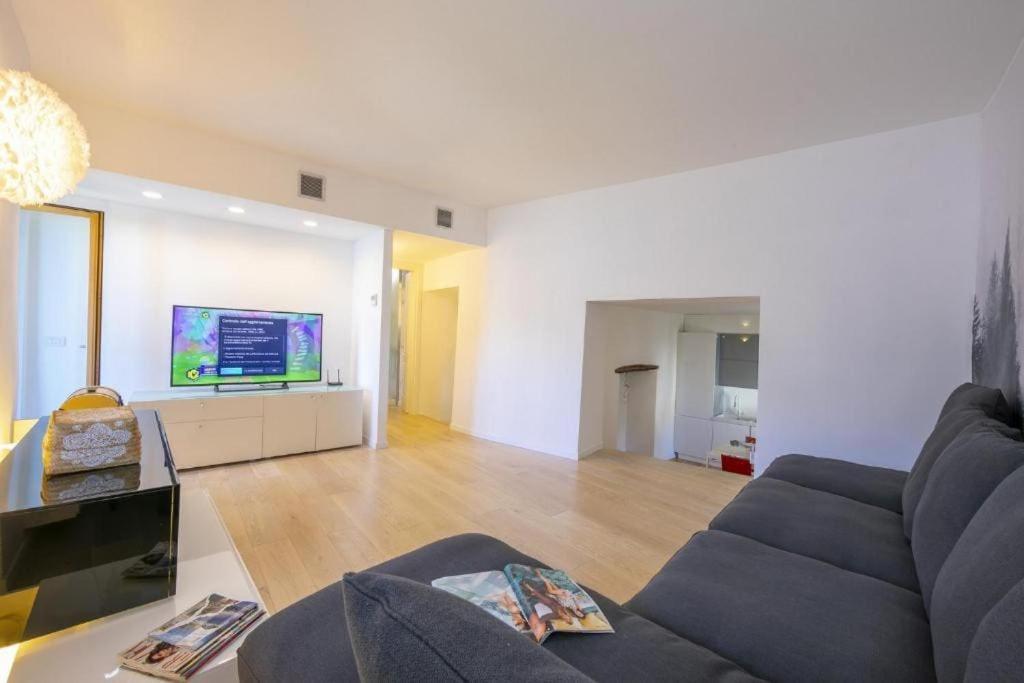 Poolside Apartment Cristina Bellano Ngoại thất bức ảnh